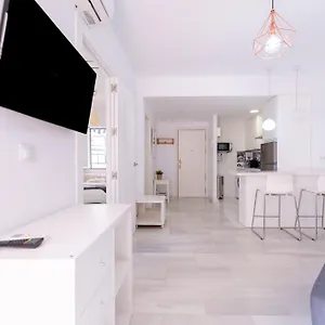 https://apt-apartamento-centrico-con-vista-a-mar.1costadelsol.com
